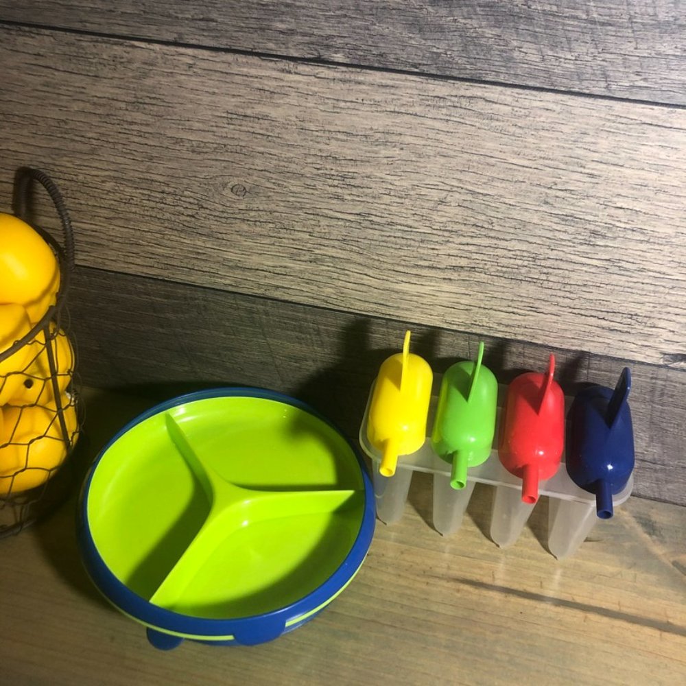 🍋 The First Years Suction Plate and 4 Section Ice Pops Mold